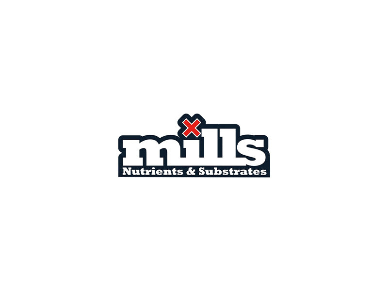 Das Logo von dem Unternehmen mills. Weißer Schriftzug in zwei Zeilen mit einer schwarzen Umrandung. Die Schrift in der unteren Zeile ist etwas kleiner. Der i-Punkt bei der Schrift mills ist ein rotes Kreuz.