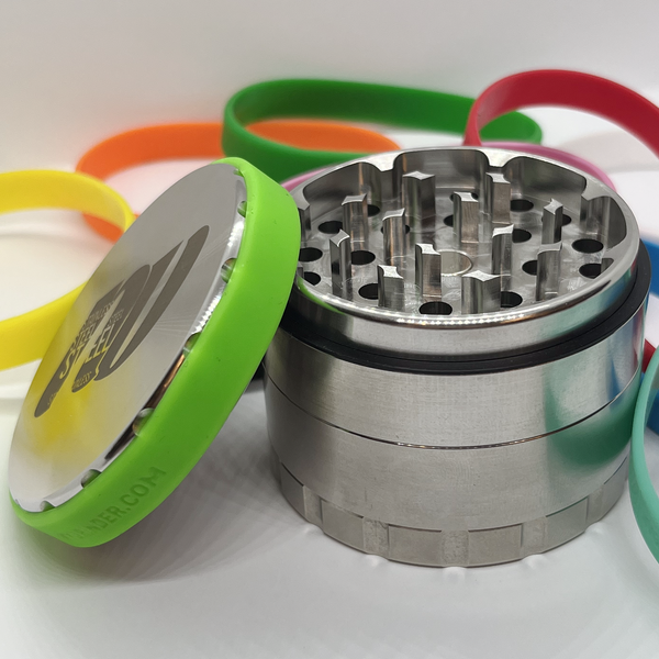 Schutzring für Grinder von der Marke NV aus lebensmittelechtem Silikon in verschiedenen bunten Farben.