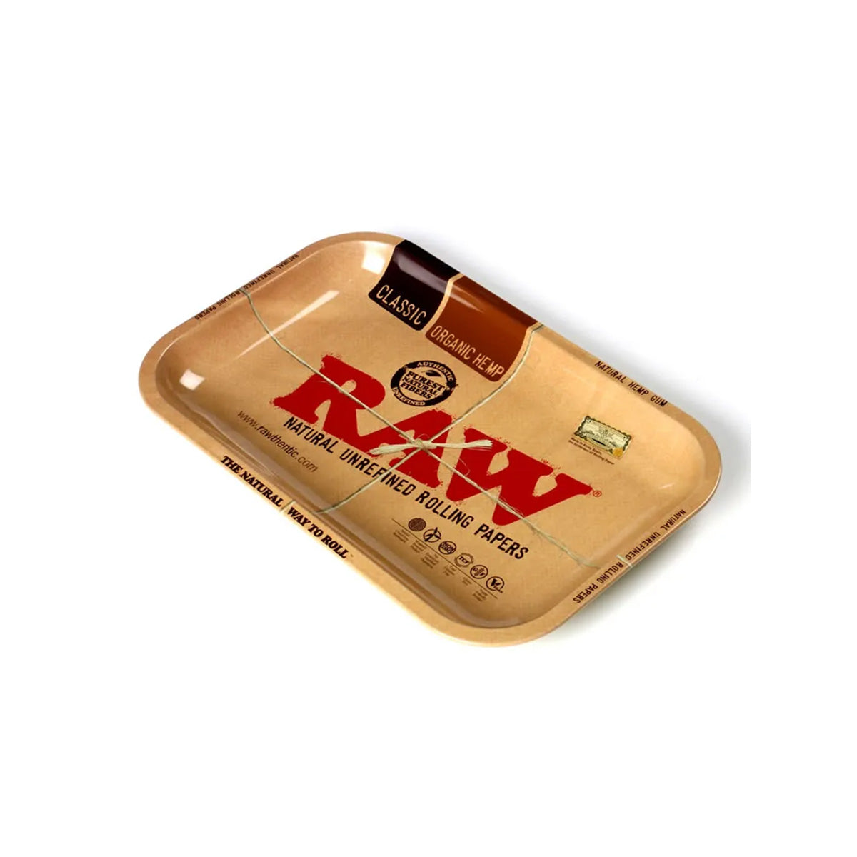 Mini Rolling Tray zum Drehen von Joints und Zigaretten von der Marke RAW. Das Tray ist aus Metall, hat aber den Look von einem Verpackungskarton. Auf dem Tray ist in großer roter Schrift "RAW" platziert. Das Produkt ist auf einem weißen Hintergrund.