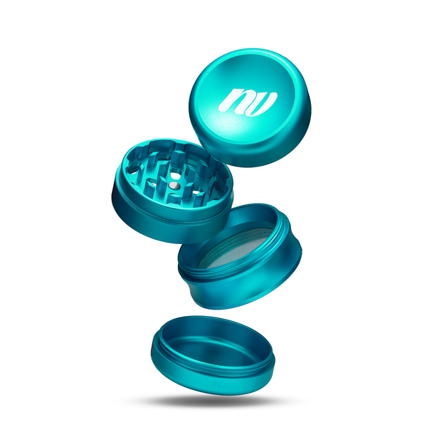 Grinder von der Marke NV, Modell Diamond, vierteilig und 40 Millimeter Durchmesser. In der Farbe türkis.