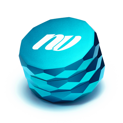 NV Grinder Pyramid Magnet in der Farbe Sky Blue